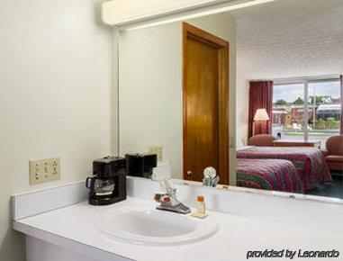 Econo Hotel
